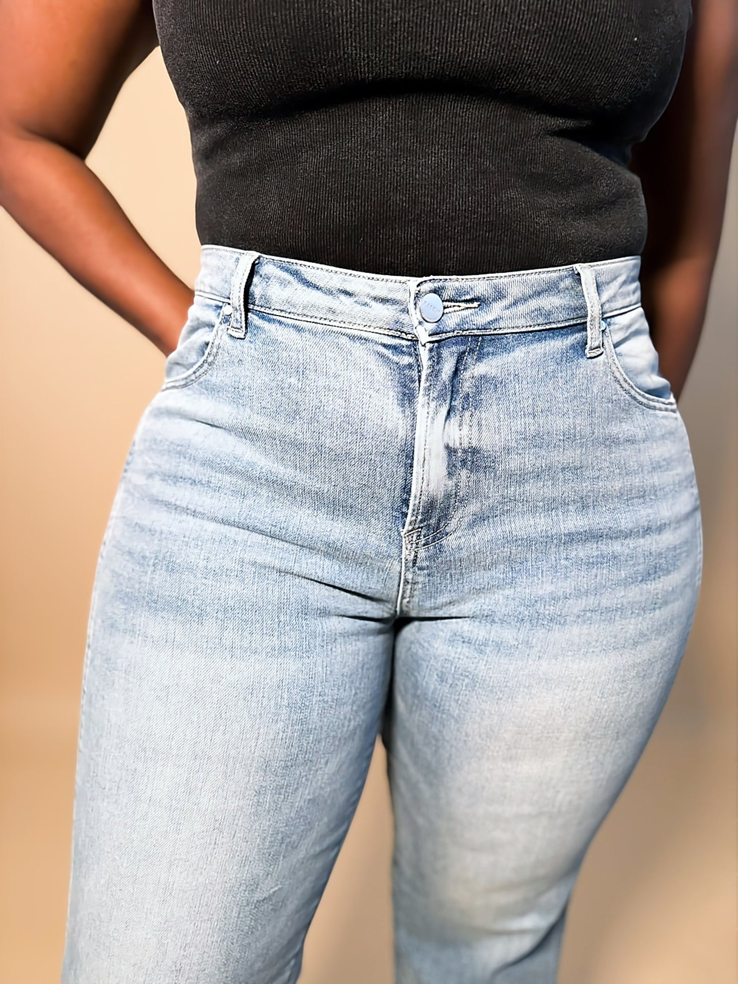 denim light wash Levis straight stretchy fitted plus curvy risen jeans blue curvy stretch 